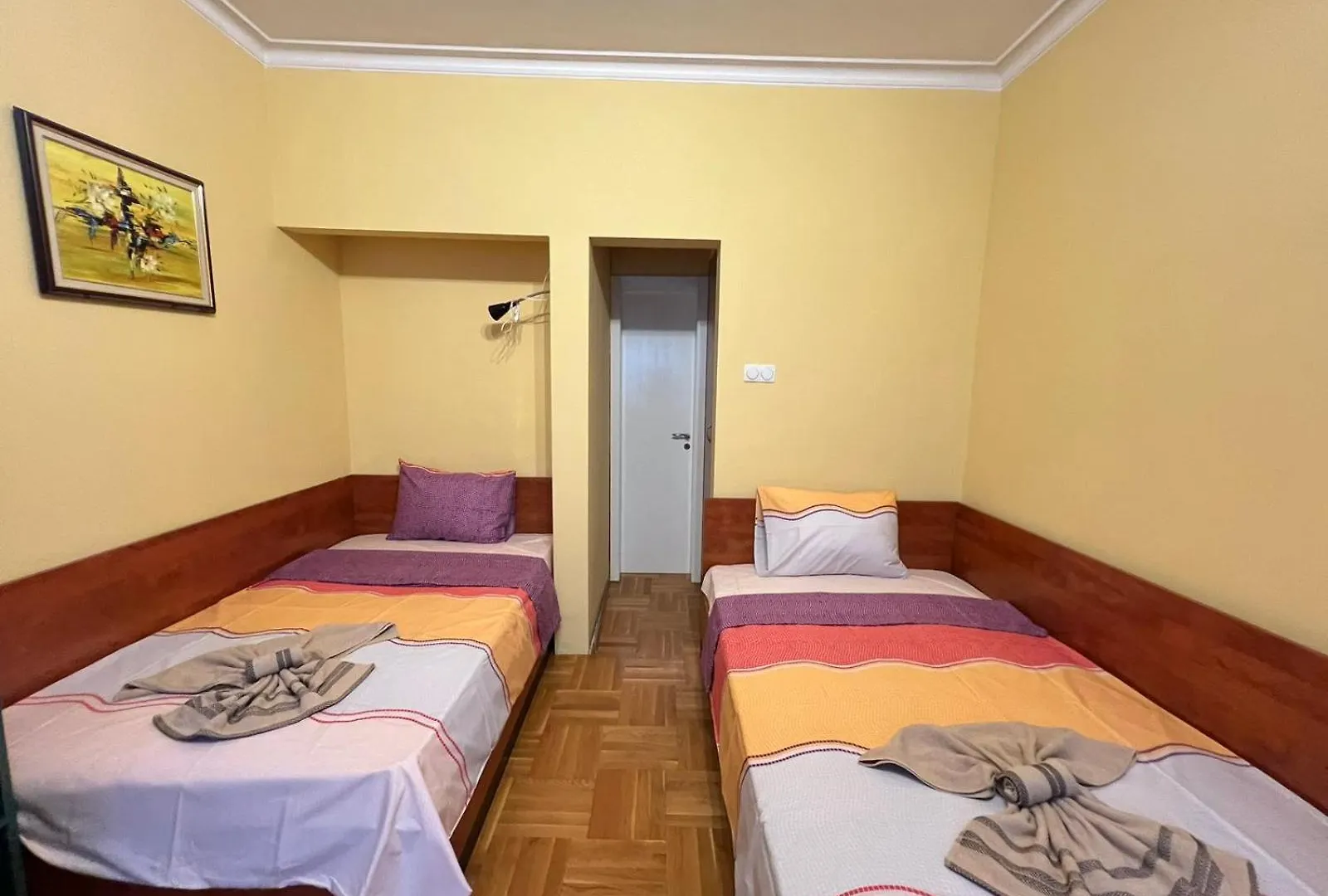 Mumbai Spacious 2Bdr Near Vitosha Blvd And Ndk Sofía Bulgaria